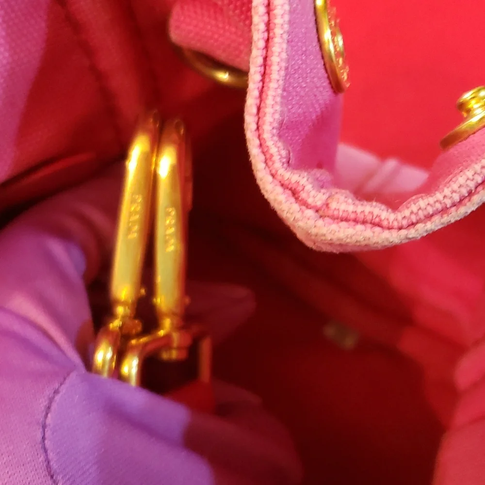 Prada Canapa - Picture 16 of 16